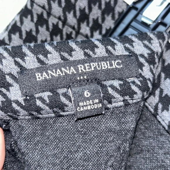 Banana Republic Houndstooth Fluted Mini Skirt - Picture 5 of 8